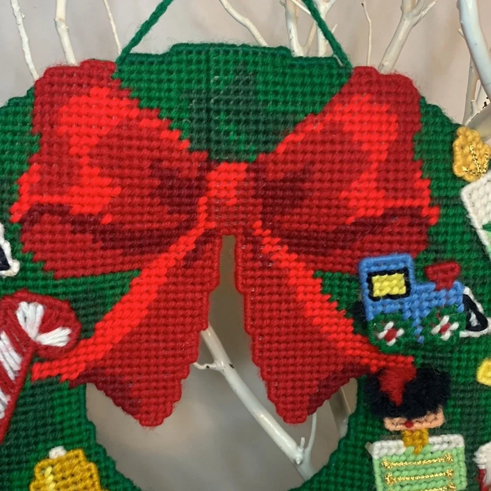 Super cute Vintage Bucilla 16 ornament pre-made plastic canvas Christmas wreath